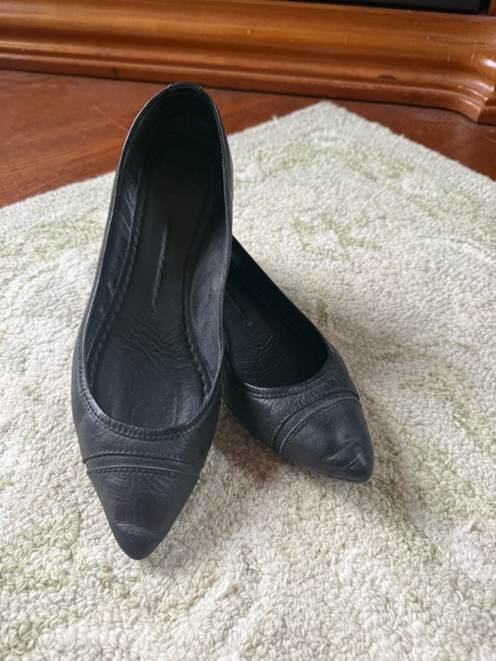 Frye Alicia Black Pointed Toe Leather Flats